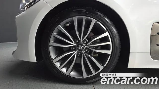 Kia Stinger 2017 thumb 5