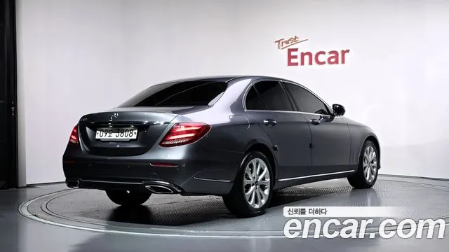 Mercedes-Benz E-Класс 2018 thumb 2