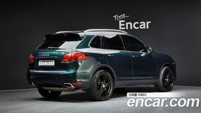 Porsche Cayenne 2011 thumb 2