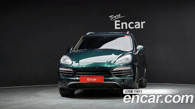 Porsche Cayenne 2011 thumb 3