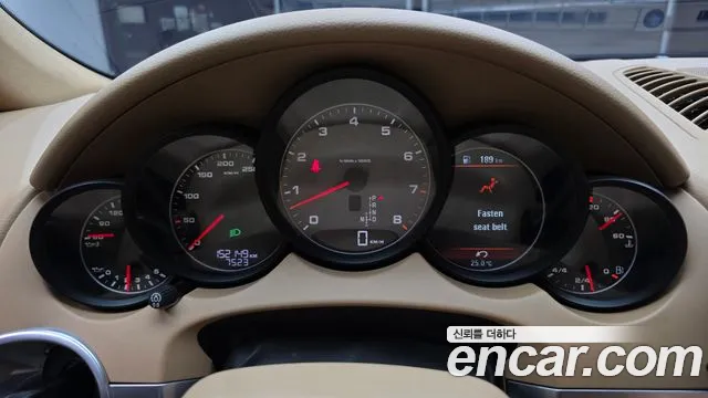 Porsche Cayenne 2011 thumb 8