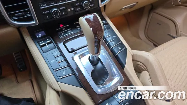 Porsche Cayenne 2011 thumb 9