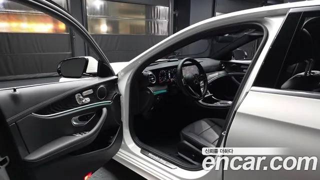 Mercedes-Benz E-Класс 2023 thumb 10