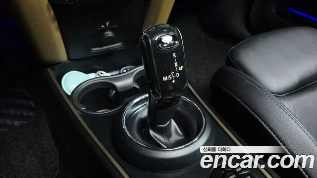 MINI Countryman 2019 thumb 9