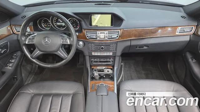 Mercedes-Benz E-Класс 2016 thumb 7