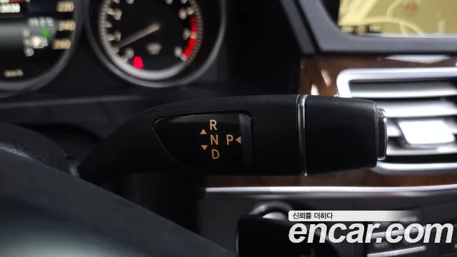 Mercedes-Benz E-Класс 2016 thumb 9