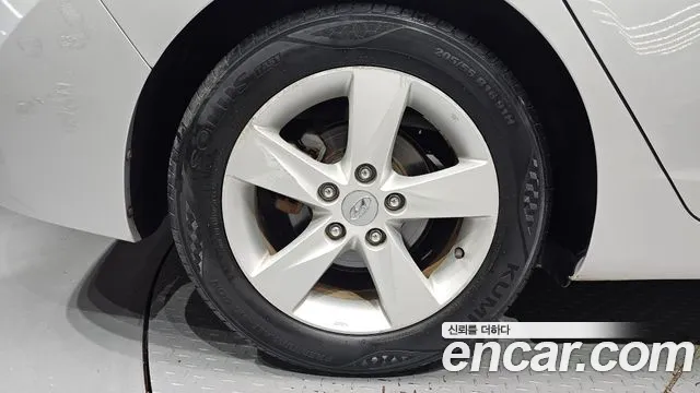 Hyundai Avante 2012 thumb 5