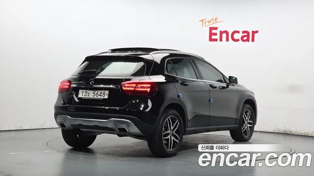 Mercedes-Benz GLA 2019 thumb 2