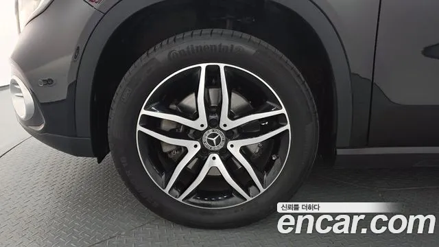 Mercedes-Benz GLA 2019 thumb 5