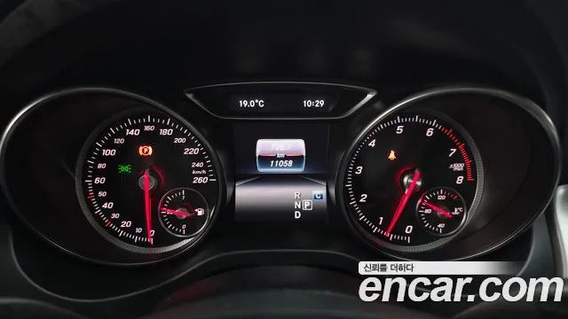 Mercedes-Benz GLA 2019 thumb 8