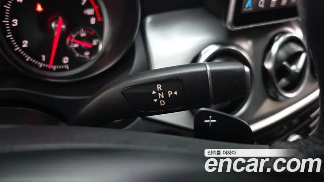 Mercedes-Benz GLA 2019 thumb 9