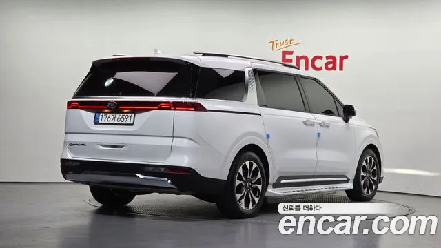 Kia Carnival 2021 thumb 2