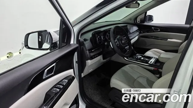 Kia Carnival 2021 thumb 11