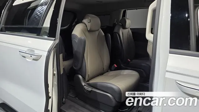 Kia Carnival 2025 thumb 11