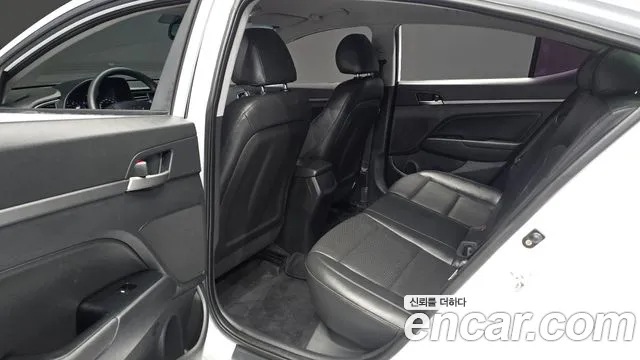 Hyundai Avante 2018 thumb 11