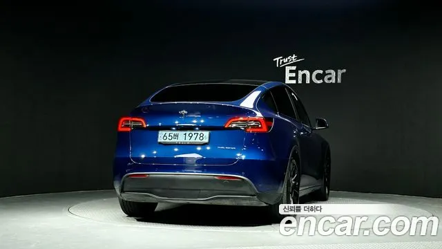 Tesla Model Y 2021 thumb 4