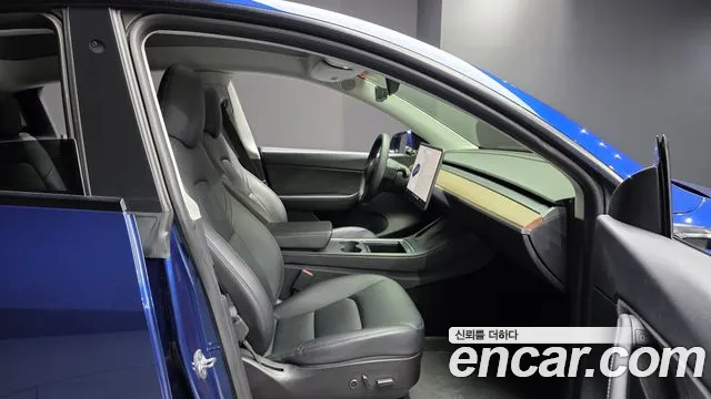 Tesla Model Y 2021 thumb 12