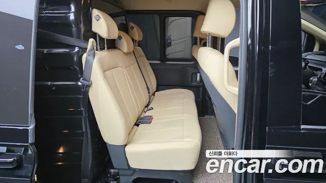 Hyundai Staria 2024 thumb 12