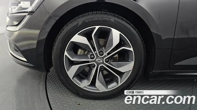 Renault-KoreaSamsung Megane 2019 thumb 5