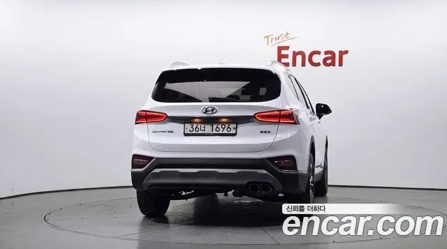 Hyundai Santa Fe 2018 thumb 3