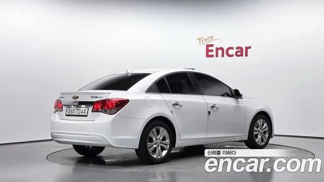 ChevroletGMDaewoo Cruze 2013 thumb 2