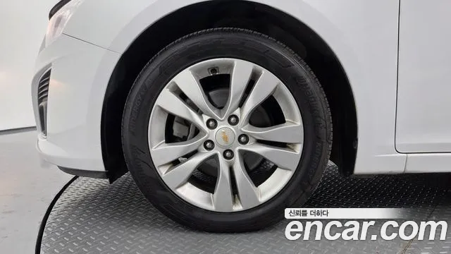 ChevroletGMDaewoo Cruze 2013 thumb 5