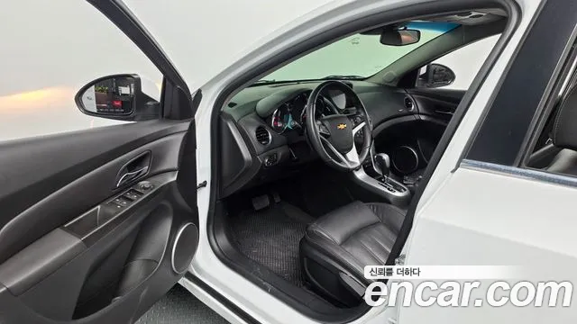 ChevroletGMDaewoo Cruze 2013 thumb 10