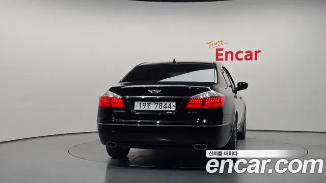 Hyundai Genesis 2011 thumb 3