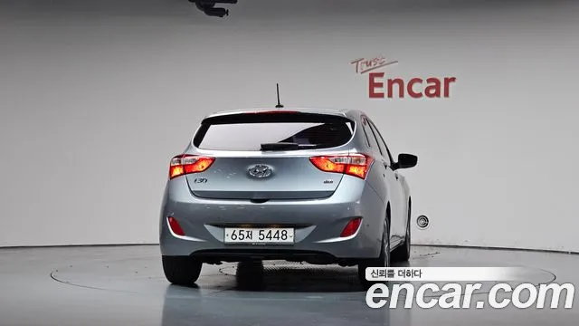Hyundai i30 2015 thumb 3