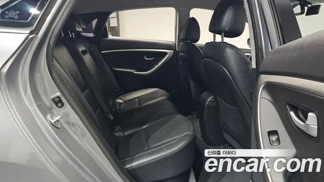 Hyundai i30 2015 thumb 10