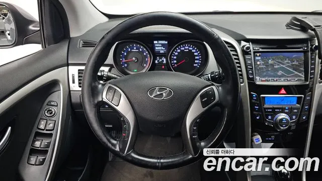 Hyundai i30 2015 thumb 12