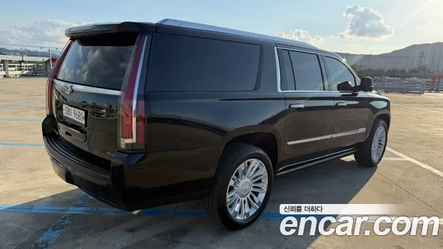 Cadillac Escalade 2018 thumb 4
