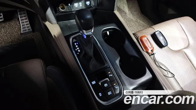 Hyundai Santa Fe 2018 thumb 9