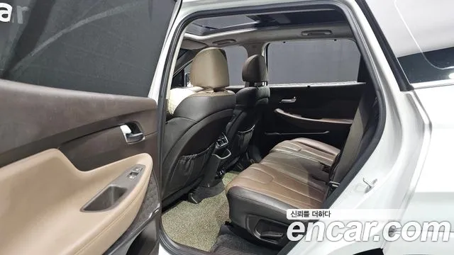 Hyundai Santa Fe 2018 thumb 12