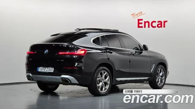 BMW X4 2022 thumb 2
