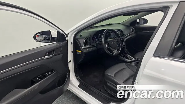 Hyundai Avante 2016 thumb 11