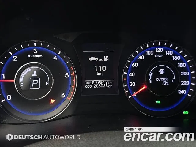 Hyundai i40 2013 thumb 8