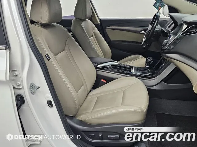 Hyundai i40 2013 thumb 10