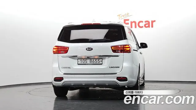 Kia Carnival 2019 thumb 4
