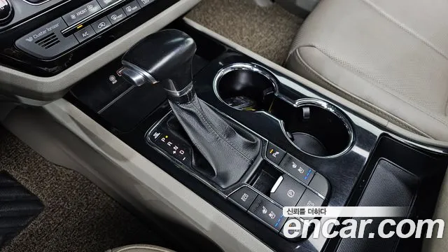Kia Carnival 2019 thumb 9