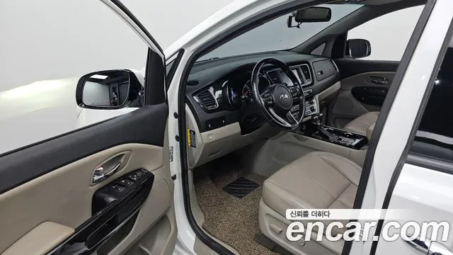 Kia Carnival 2019 thumb 12