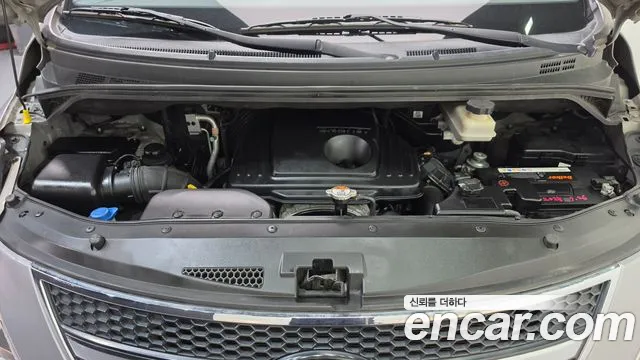 Hyundai Starex 2013 thumb 6