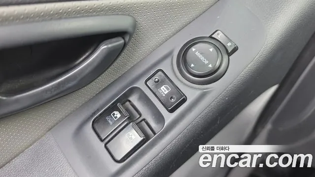 Hyundai Starex 2013 thumb 12