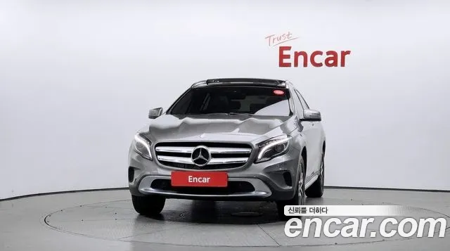Mercedes-Benz GLA 2017 thumb 3