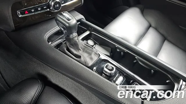 Volvo XC90 2018 thumb 9