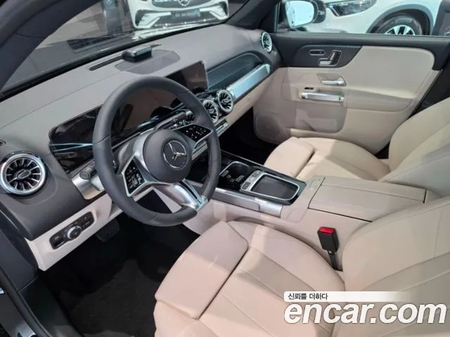 Mercedes-Benz EQB 2026 thumb 2