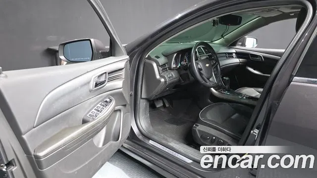 ChevroletGMDaewoo Malibu 2013 thumb 10