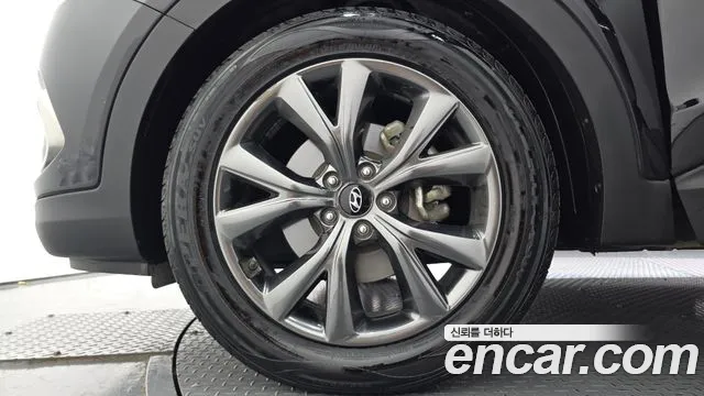 Hyundai Santa Fe 2017 thumb 5