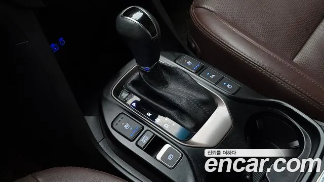 Hyundai Santa Fe 2017 thumb 9