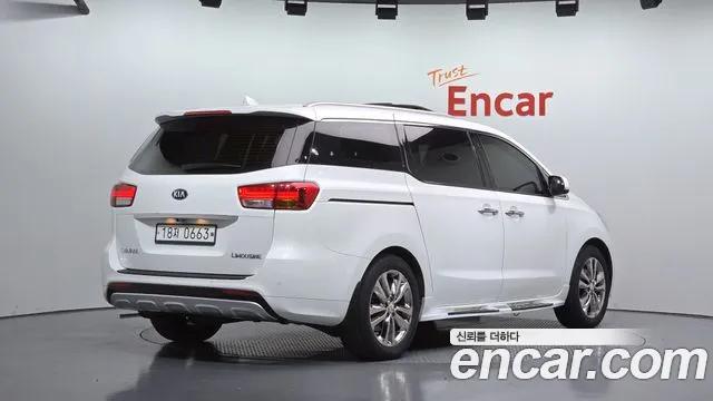 Kia Carnival 2016 thumb 2
